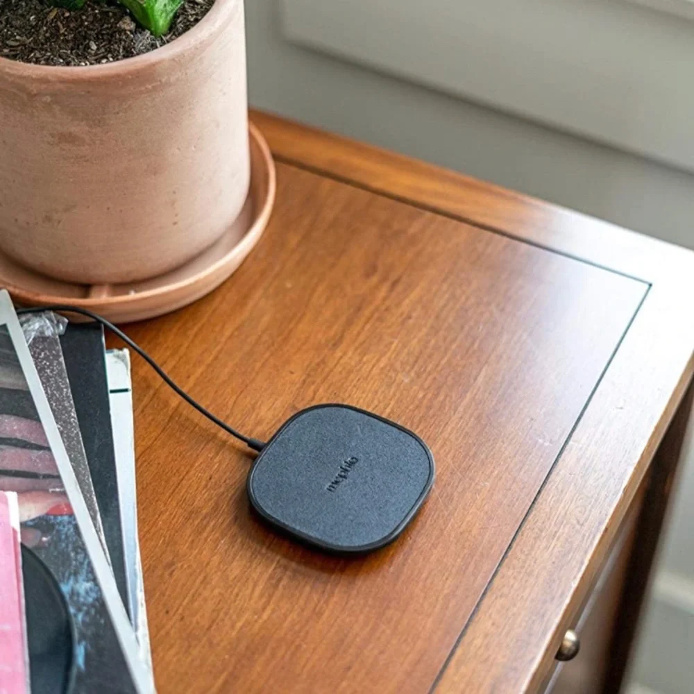 NEW mophie 15W Universal Wireless Charge Pad, Qi-Compatible Charger
